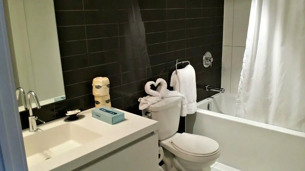 Pelicanstay In Toronto Entertainment District شقة